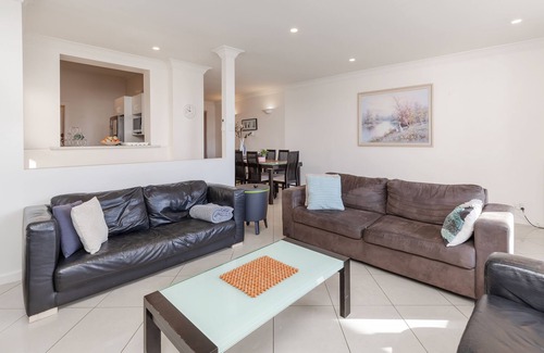 Henley Beach Casa | Asequible Henley Beach Company y hogar de reubicación - Se admiten mascotas