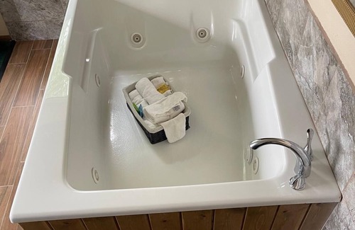 Watertown Hotel | Heritage inn