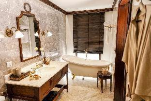 Ha Long Alquiler De Eote | Heritage Line Ylang Cruise - Halong Bay & Lan Ha Bay