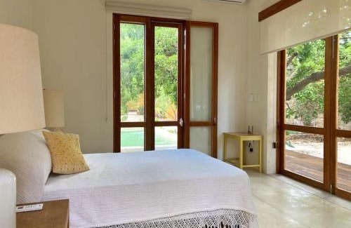 Barrio de Santiago Casa | Hermosa Casa Antigua con Piscina Tropical