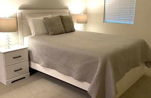 Downey Casa | Beautiful and Modern New House 2 Romantic and Nice Bedrooms