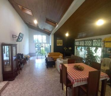 San Francisco Chalet De Esquí | Hermosa finca en San Francisco, Cundinamarca