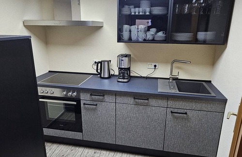 Bad Klosterlausnitz Apartamento | Herzlich Willkommen in der Ferienwohnung am Schwanenteich