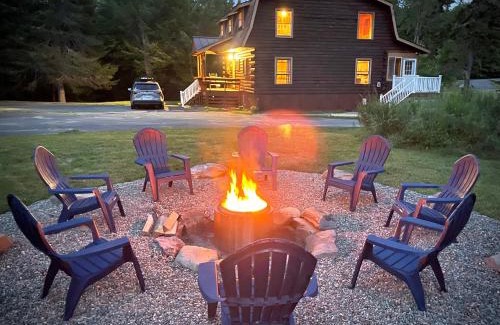 Barton Casa | HGTV Log Cabin near Lake Willoughby, Burke, Jaypeak ang Kingdom Trails