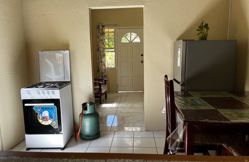 Calvigny Cabaña | Hibiscus Cottage Cheerful Home