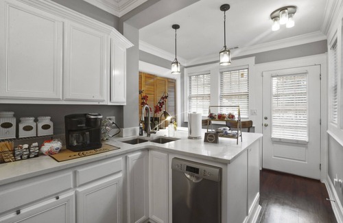 Florence Casa | Hickory Haven 3Br Elegant Downtown Hidden Gem