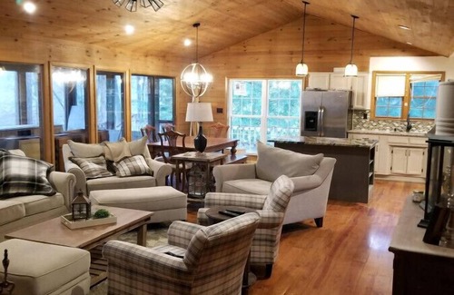 Winchester Casa | Hickory Hideaway on Tim's Ford Lake, Boat rental available