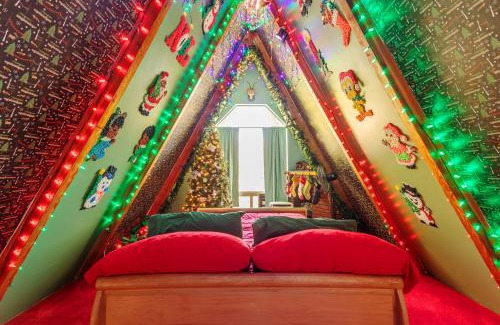 Pine Cove Hotel | Hicksville Pines Chalets & Motel
