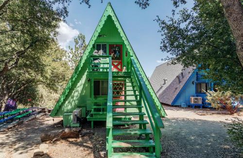 Pine Cove Hotel | Hicksville Pines Chalets & Motel