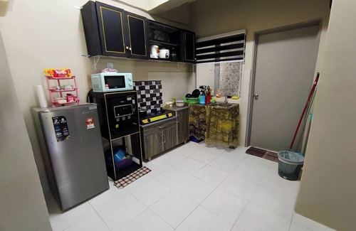 Pelindung Apartamento | Hidanah Sutravilla Homestay