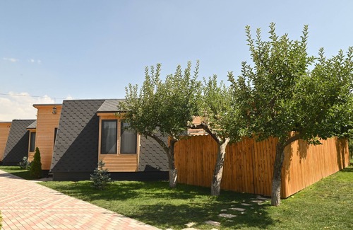 Garni Cabaña | Hidden Garden Resort