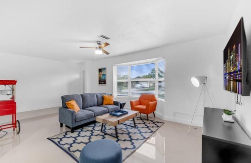 Lauderdale Lakes Casa | Hidden Gem 4 Bedroom Home with Private Pool & Game Room