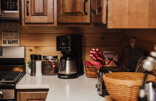 Nelsonville Cabina | Hidden Gem- Log Cabin on 56 acres