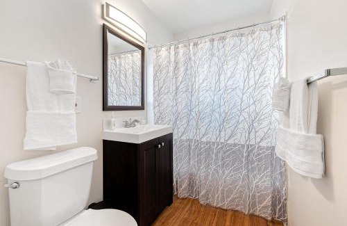 University Acres Apartamento | Hidden Gem Near Old Town - Grill & Cruiser Bikes!