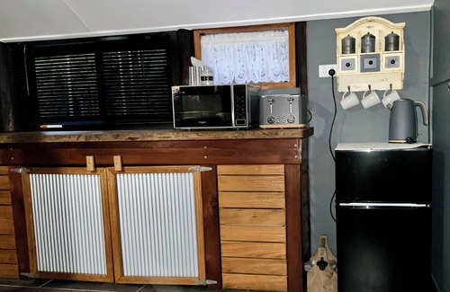 Valla Casa | Hidden Gem, Unique Rural barn on acreage yet 5 minutes to beautiful Valla Beach