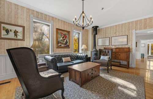 Mulmur Casa | Hidden Oasis with Hot Tubs, & Starry Fire Pits