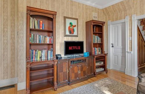 Mulmur Casa | Hidden Oasis with Hot Tubs, & Starry Fire Pits