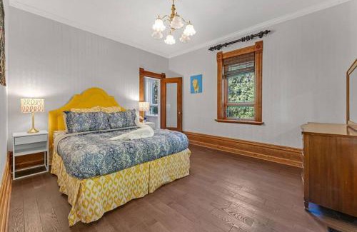 Mulmur Casa | Hidden Oasis with Hot Tubs, & Starry Fire Pits