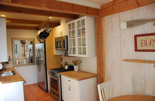 Middletown Villa | Ocultos Villa- Un paraíso escondido con un hermoso patio con jardín amueblado