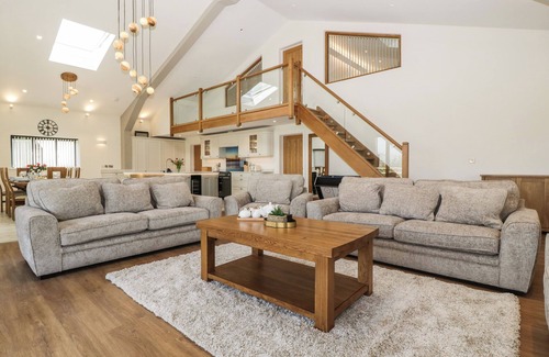 Pilning Cabaña | HIDDEN WELL, family friendly, luxury holiday cottage in Aust