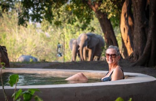 Hwange Cabina | Hideaways Bumbusi Wilderness Camp, Hwange