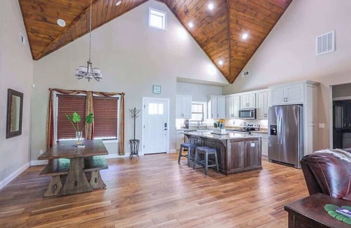 Seneca Casa | High Harbor Point on Quiet Cove