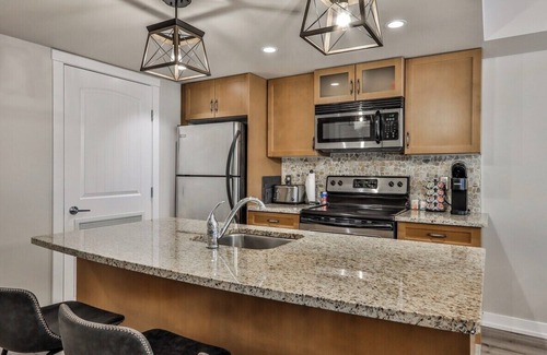 Dead Man's Flats Condominio | Multi level 2 BR/2Bath luxury retreat + hot tub