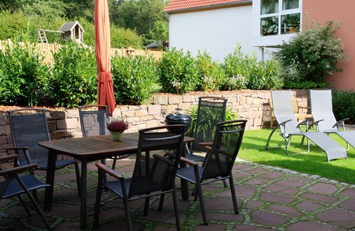 Hofgeismar Apartamento | De alta calidad apartamento de 4 estrellas en las afueras de la naturaleza del parque Reinhardswald