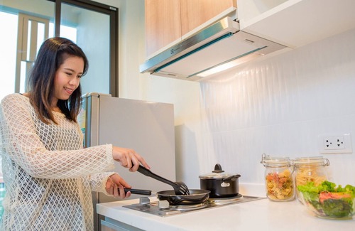 Talat Nuea Condominio | Habitación nueva y luminosa con cocina Gimnasio Piscina de sal Sauna Vapor