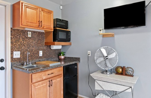 Joshua Tree Casa | High View Haven - Hot Tub, Fire Pit & Bbq In Joshua Tree! 4 Bedroom Home by RedAwning