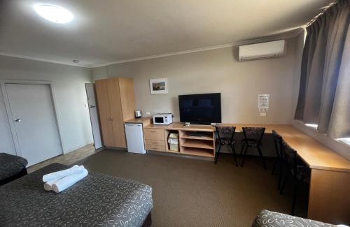 Bonython Hotel | Highway One Motel