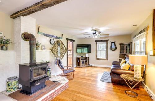 Burnsville Casa | Hike and Relax Blue Ridge Mountain Retreat!