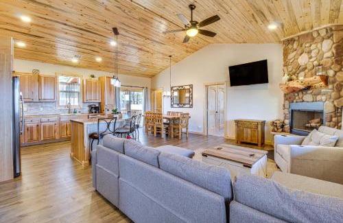 Heber Casa | Hike and Snow Play! Overgaard Home with Fireplace