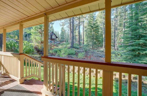 North Upper Truckee Casa | Hike, Boat and Ski South Lake Tahoe Home