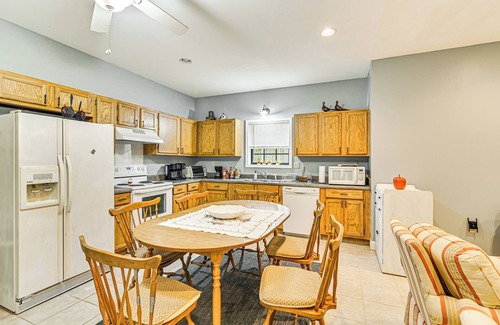 Edinburg Casa | Hike & Fish: Family-Friendly Louisville Home