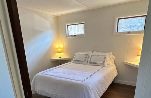 Hillsgrove Cabina | Hiking in World's End State Park! Pets Allowed! Near Hillsgrove Covered Bridge!