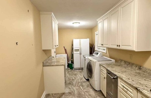 Southern Homes Casa | Hill Valley Hideaway Retreat