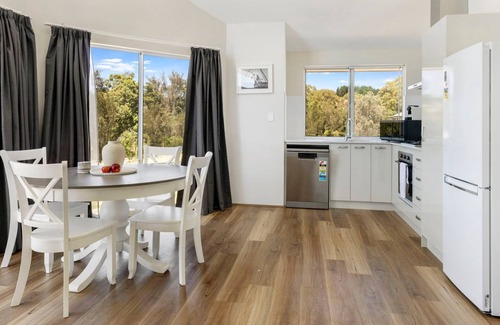 Nannup Casa | Hill View Cottages – Sail A & Sail B in Picturesque Nannup