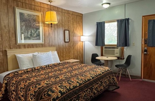 Norton Hotel | Hillcrest Motel