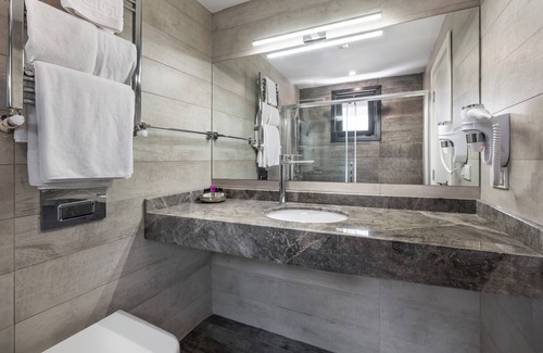 Adalar Hotel | Hillora Hotel