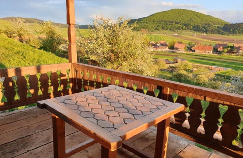 Pauleni-Ciuc Villa | Hillside View Cottage - Csíksomlyó-panoráma vendégház