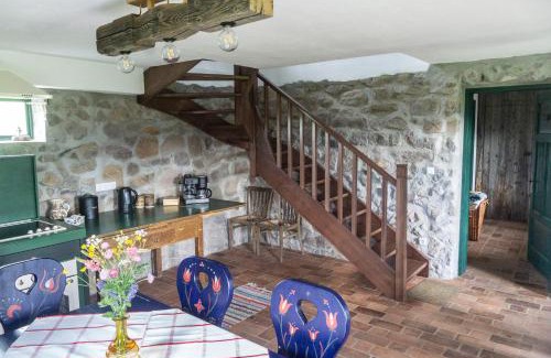 Pauleni-Ciuc Villa | Hillside View Cottage - Csíksomlyó-panoráma vendégház