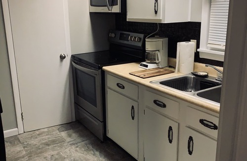 Pittsburg Casa | Hilltop Cabin at Wood Creek Lake