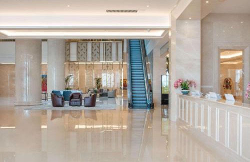 Brazzaville Hotel | Hilton Brazzaville Les Tours Jumelles Hotel & Residences