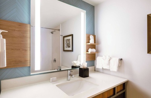 Bakersfield Hotel | Hilton Garden Inn Bakersfield