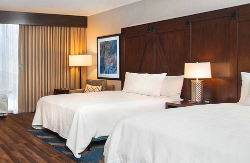 Downtown Burbank Hotel | Hilton Garden Inn Burbank Los Angeles