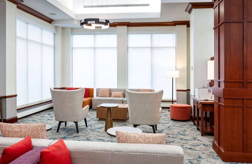 Des Plaines Hotel | Hilton Garden Inn Chicago OHare Airport