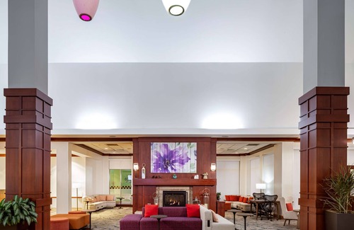 Des Plaines Hotel | Hilton Garden Inn Chicago OHare Airport