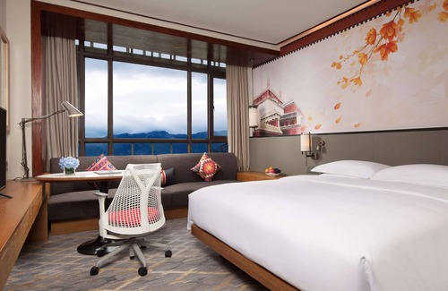 Deqen Hotel | Hilton Garden Inn Shangri-La