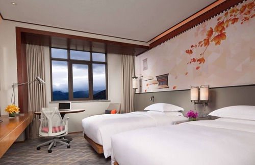 Deqen Hotel | Hilton Garden Inn Shangri-La